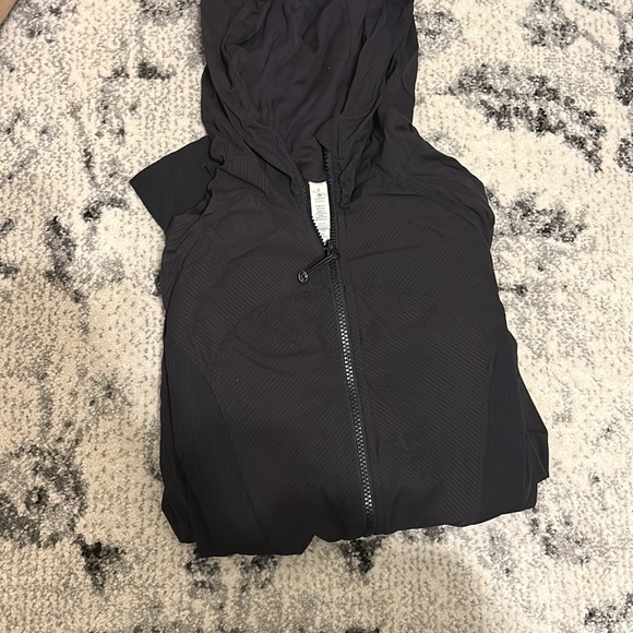Lululemon Zip-Up - Picture 5 of 6